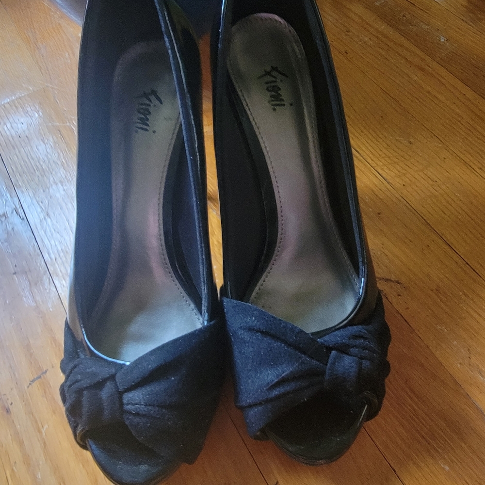 Fioni Black High Heels, size 6.5 wide. Twist bow detail with open toe